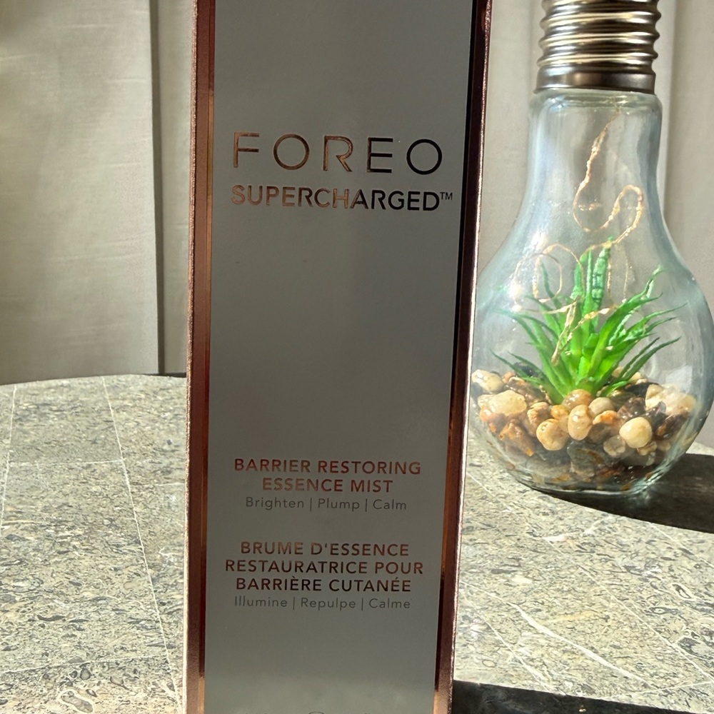 FOREO Supercharged Barrier Restoring Essence Mist